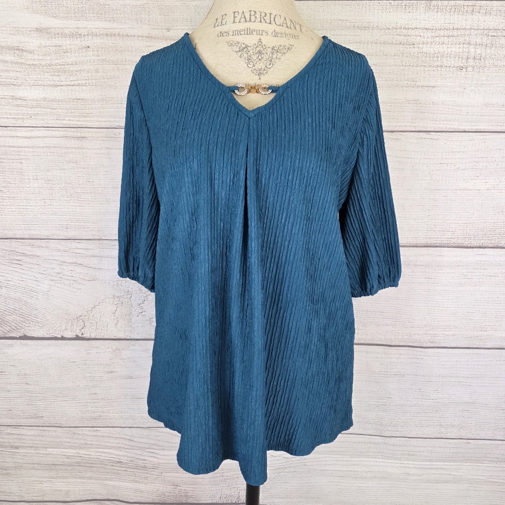 Cure Teal V-Neck Pleated Blouse